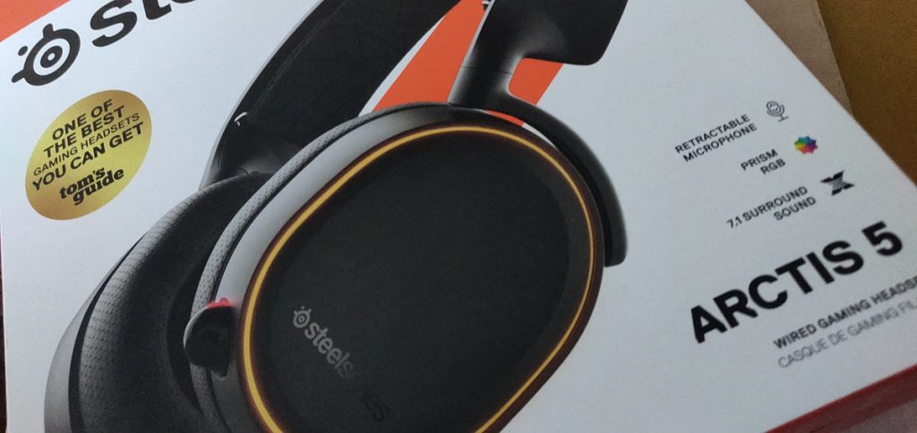 Steelseries Arctis 5 gaming headset box