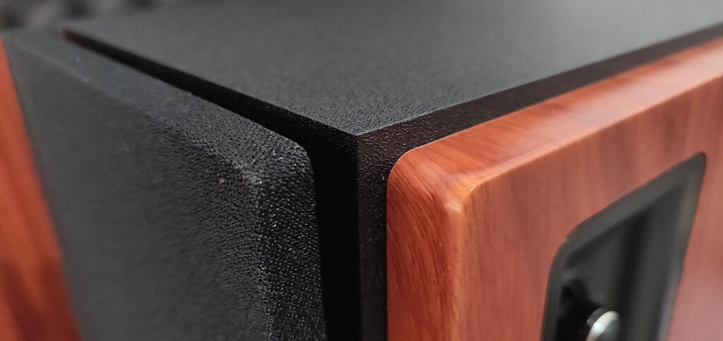 Edifier R1700BTs construction material close view
